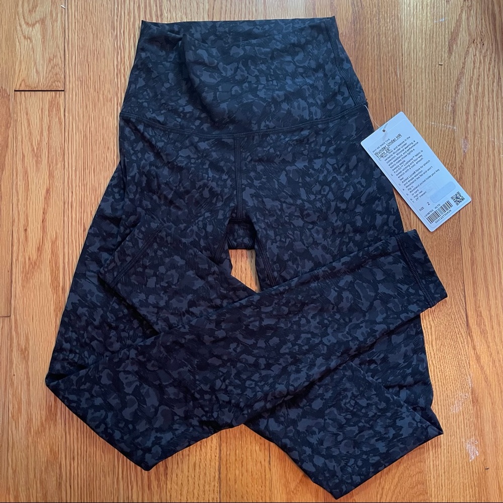 NWT Lululemon Wunder Under HR Tight 28”- size 2